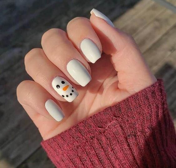 White short Christmas nails