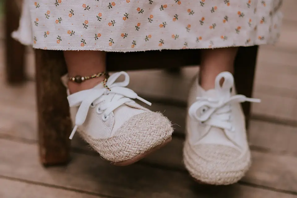 How to Wash White Shoes